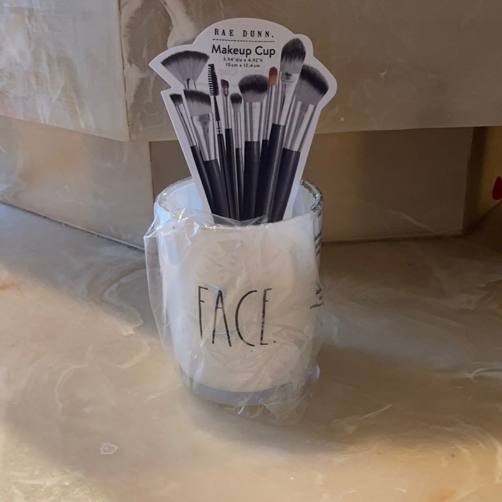 Rae Dunn FACE Makeup Cup NWT